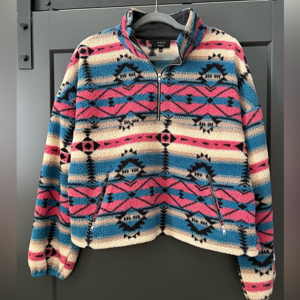 Vici Fleece Pullover